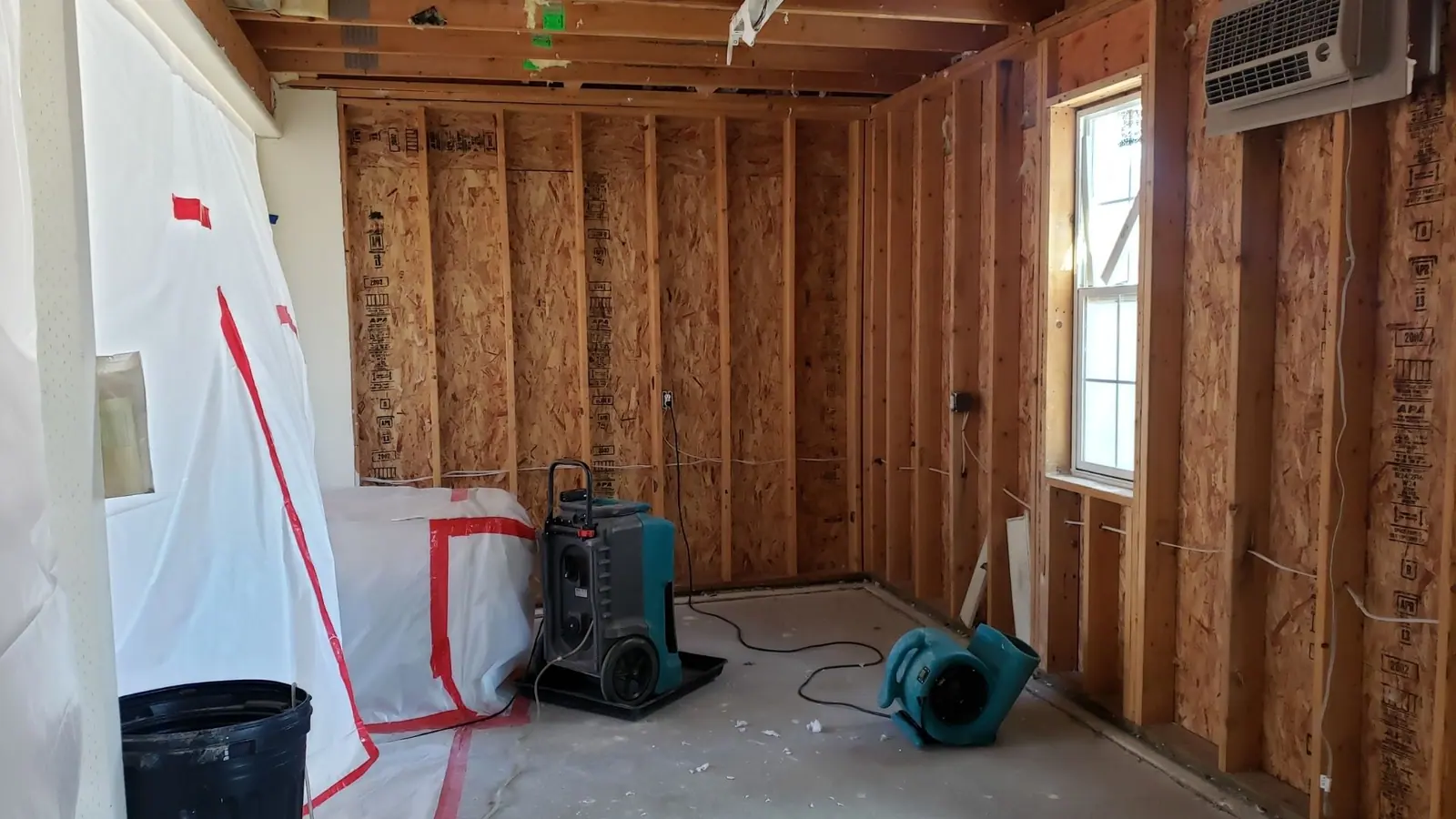 Cleveland OH water damage restoration drying equipment